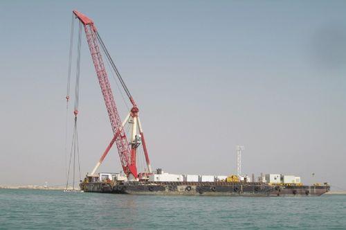 deck crane / swing-arm / for offshore applications / ship loading