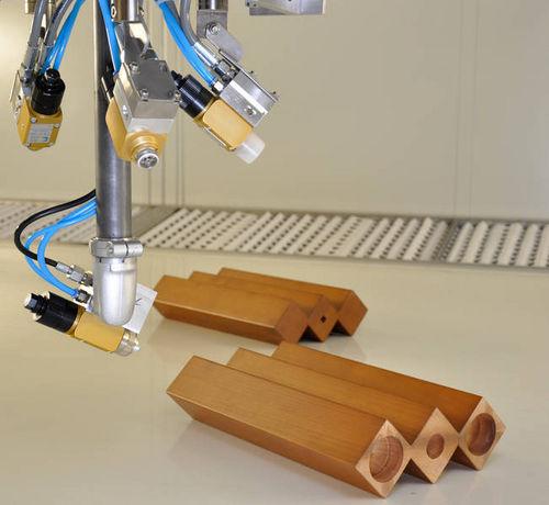 paint spray machine / for profiled parts