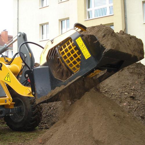 screening bucket / standard / for skid steer loaders / for backhoe loaders