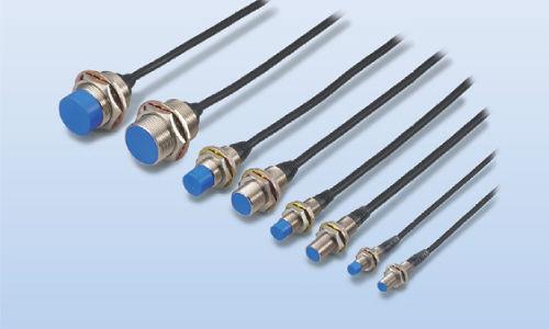 inductive proximity sensor / cylindrical / amplified / IP67