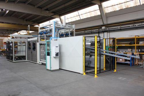 fully-automatic thermoformer / panel / for refrigerator production / industrial