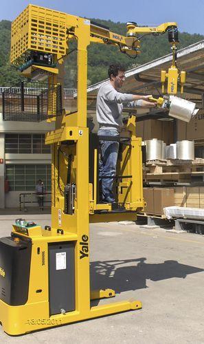 vertical order-picker / with manipulator arm