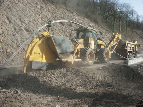 rockwheel trencher / rubber-tired