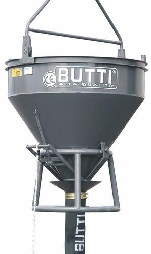 concrete skip with discharge hose