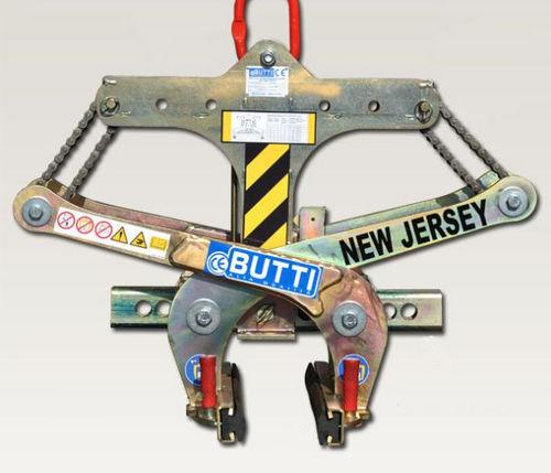 vertical lifting clamp / for concrete slabs
