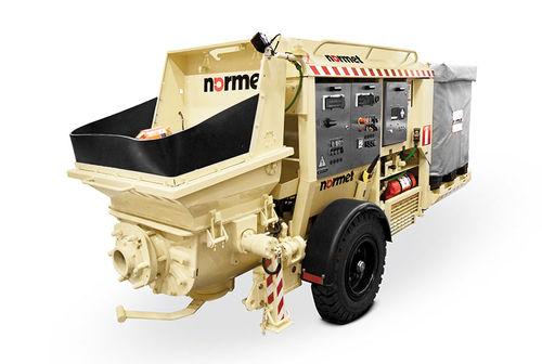 trailer-mounted concrete pump / for tunnels