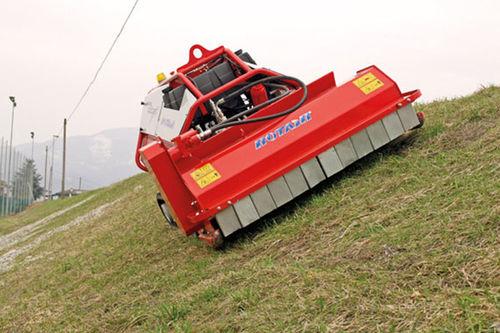 drainage plow / self-propelled