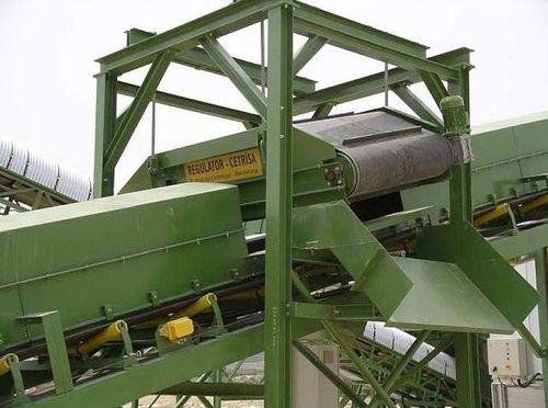 electromagnetic separator / overband / for ferrous metals / for high-power applications