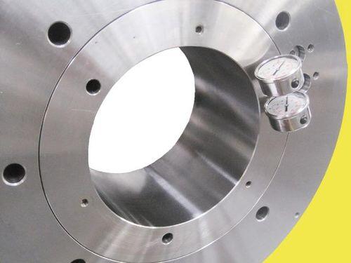 self-centering power chuck / high-power