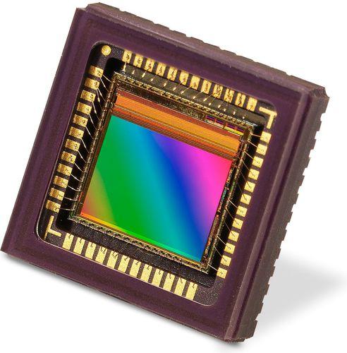 CMOS image sensor / full-color / low-light