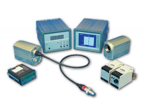 infrared thermometer with remote display / fiber optic / fixed / industrial