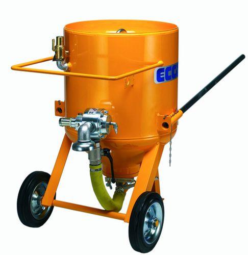 pressure sand-blasting machine / manual / mobile