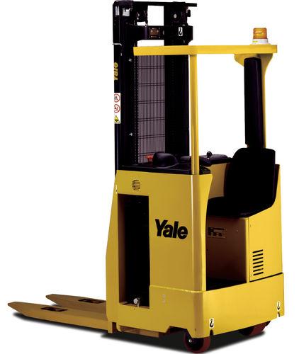 electric stacker truck / side-facing seated position / for pallets / transport