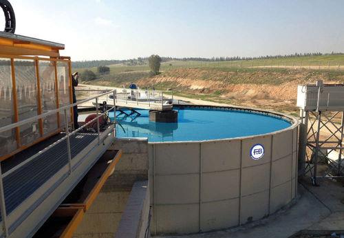 thickener / for wastewater treatment plant