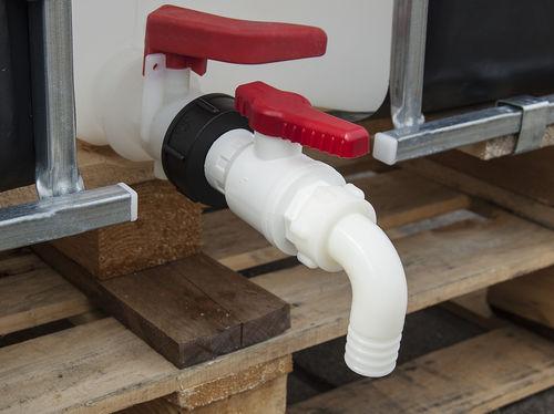 IBC container faucet / draining