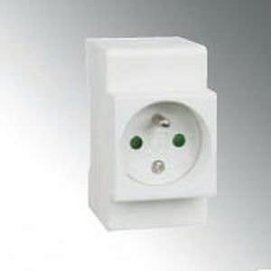 wall-mounted electrical outlet / EUR