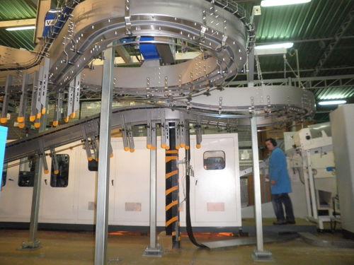 air-operated conveyor / for plastic bottles / horizontal / transport