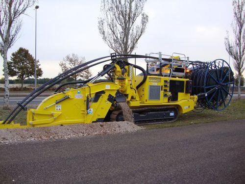 chain trencher / tracked