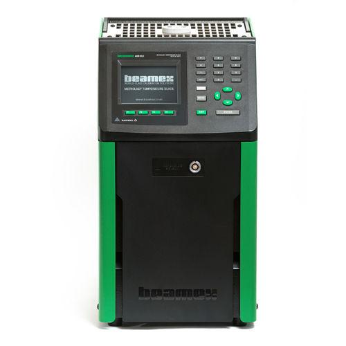 temperature calibrator / portable / dry-block / laboratory