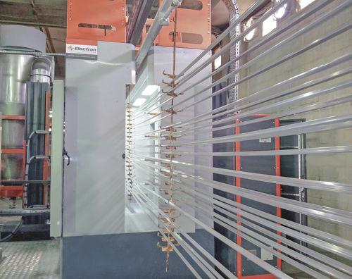 powder coating booth with self-cleaning filter / fast color changing