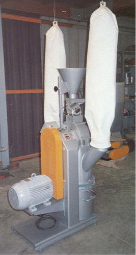 hammer mill / rotor / waste / vertical