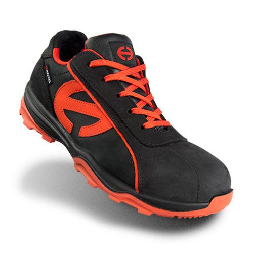 athletic style safety shoe / for industrial use / anti-perforation / waterproof