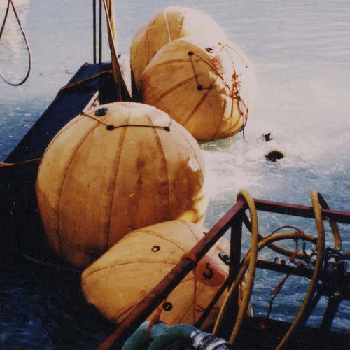 submarine lifting bag