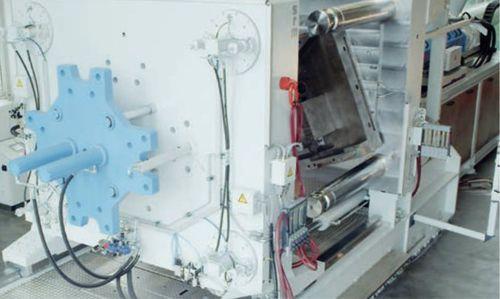 horizontal injection molding machine / hydraulic / for PE / for PP