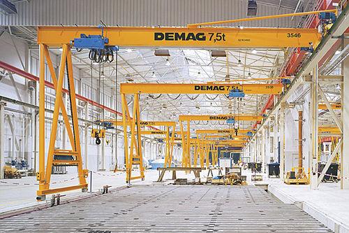 rail-mounted semi-gantry crane