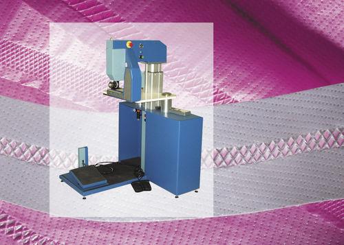 automatic assembly machine / textile / ultrasonic welding