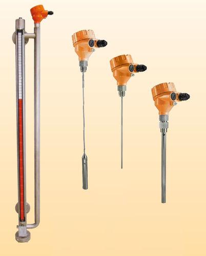 radar level transmitter / for solids and liquids / stainless steel