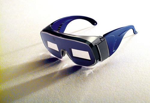safety glasses with side shields / plastic