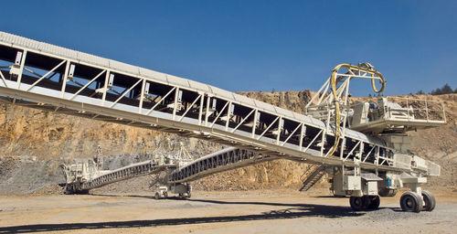 belt conveyor / mobile / horizontal / transport