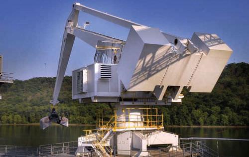 barge crane / crawler / construction / balanced